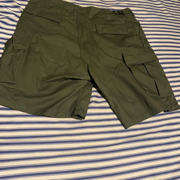 Cargo Shorts - Picture 3 of 4